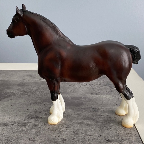 Breyer TSC 80th Anniversary Alba Clydesdale Mare - Picture 2 of 14